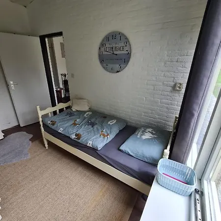 Bungalow 212 *